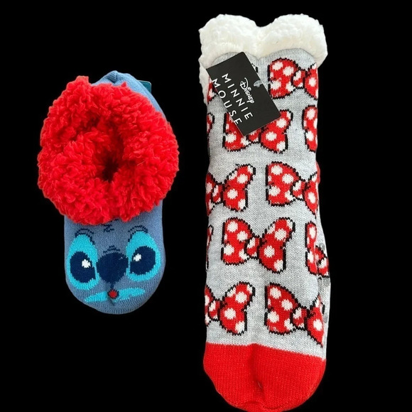 NWT Disney Women’s Stitch Minnie Mouse Fuzzy Slipper Socks Gripper Christmas New - Picture 1 of 3